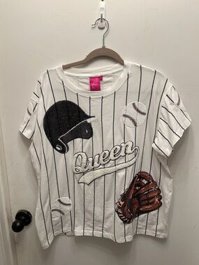 Ladies QUEEN of SPARKLES Baseball Graphic Tee - White -NWOT